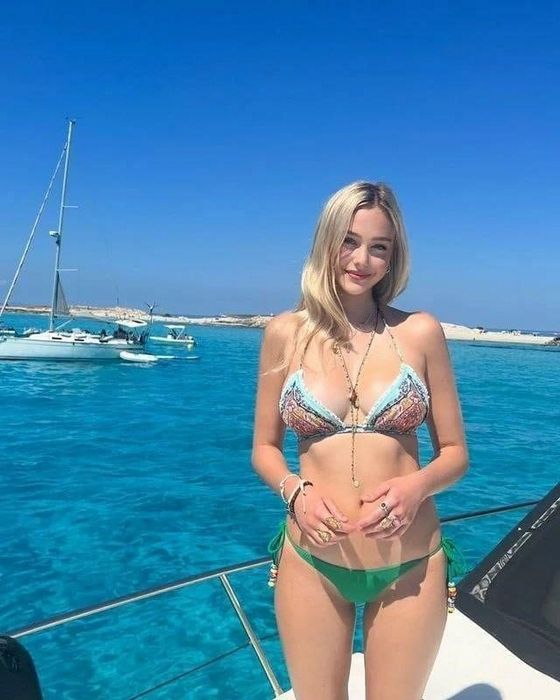 Гибкость ночных бабочек: как интим-игрушки становятся важной частью их работы Гибкость ночных бабочек: как интим-игрушки становятся важной частью их работы